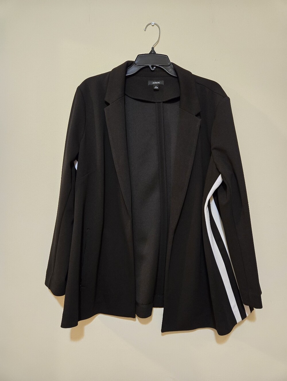 Black with White Strips Alfani open-front blazer, Size XL